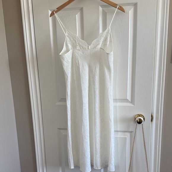 Vintage Silky Elegant White Lace Slip Dress with flower print detail and lace - Picture 6 of 6